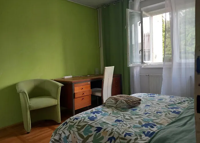 & Murgle بيت شباب *