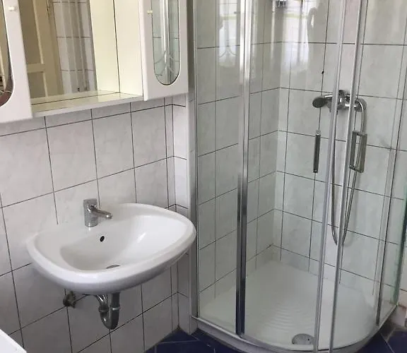 & Murgle بيت شباب