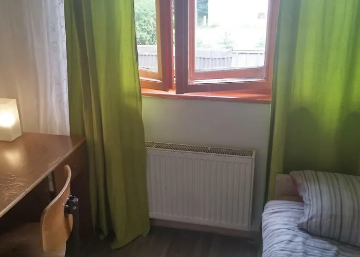 & Murgle بيت شباب *