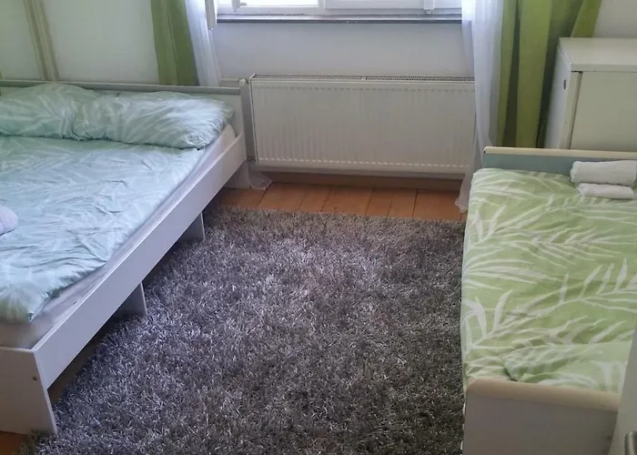 & Murgle بيت شباب