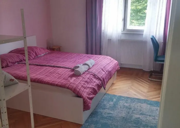 & Murgle بيت شباب *