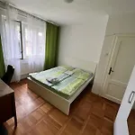 & Murgle Hostel