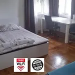 & Murgle Hostel *