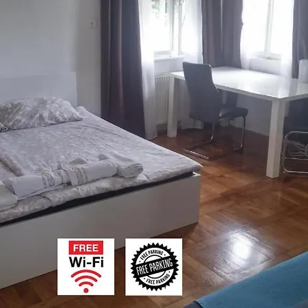 & Murgle Hostel *