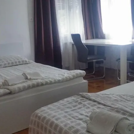 & Murgle Hostel