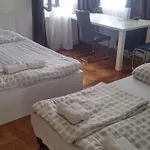 Hostel & Murgle