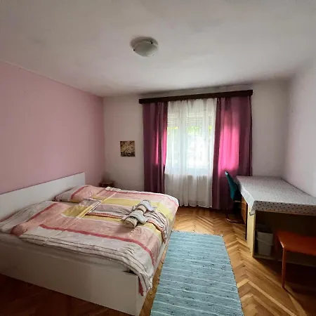 & Murgle Hostel *